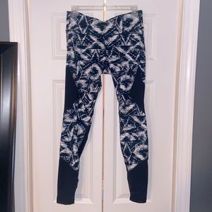 GAP GO DRY LEGGING WITH MESH